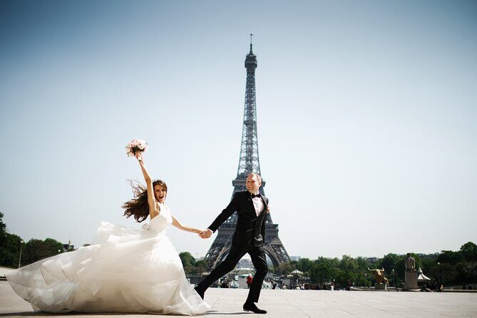Romantic Eiffel Tower Couple Photoshoot - Introduction