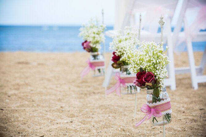 Romantic Oceanfront Beach Wedding in Honolulu - The Breakdown of the Day