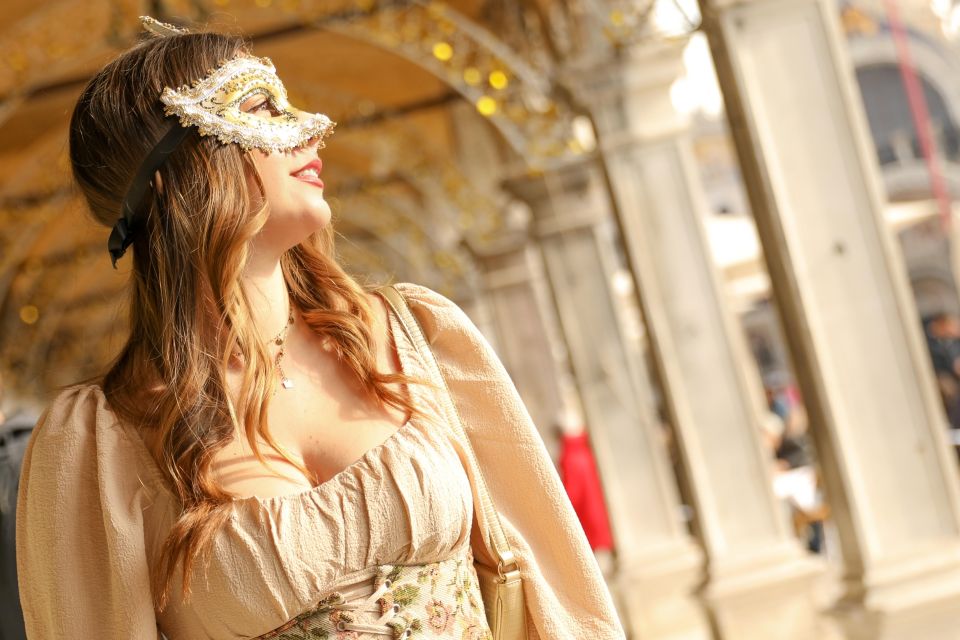Romantic Photoshoot Experience for Couples in Venice - Ask Away