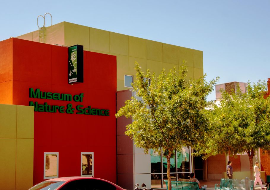 Romantic Rendezvous: Albuquerque's Enchanting Couple's Walk - Key Points