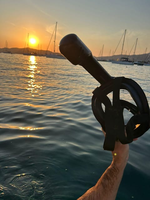 Romantic Sunset ( Captain Jack Boat Rental ) - Key Points