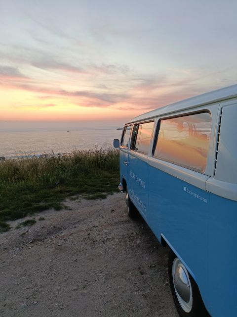 Romantic Tour on a Luxury Sailboat With Vintage Transfer 4H - Welcome Drinks and Snacks