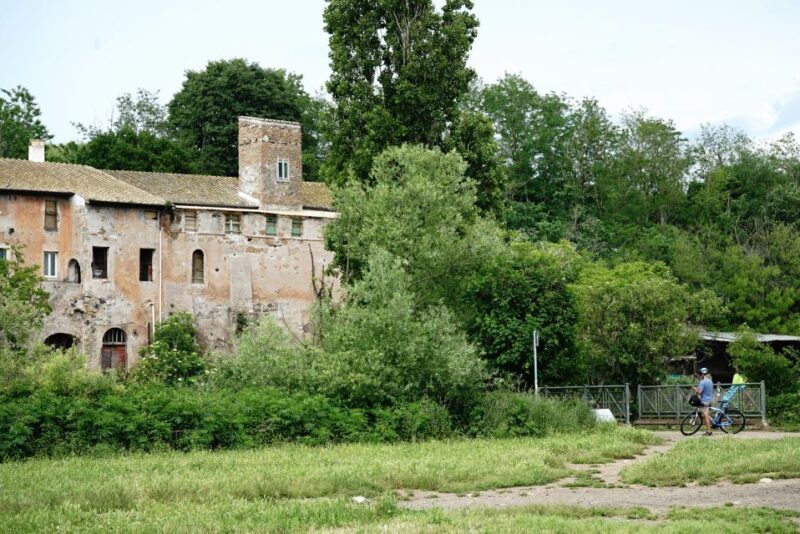 Rome: Appian Way, Catacombs & Roman Aqueducts Top EBike Tour - An In-Depth Look at the Tour Experience