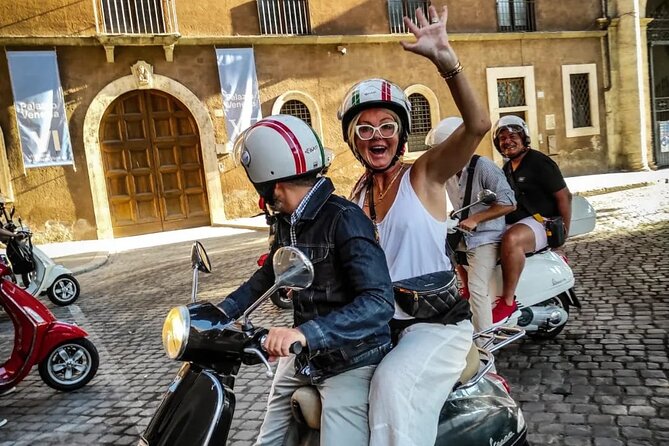 Rome by Vespa: Classic Rome Tour With Pick up - Detailed Itinerary