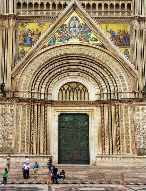Rome: Civitella del Lago and Orvieto Day Trip with Lunch - Who Should Consider This Tour?