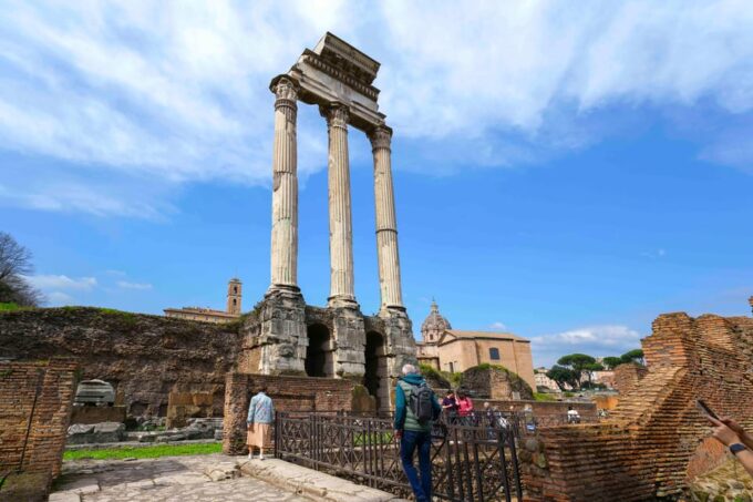 Rome: Colosseum & Forum With Audio Guide App -Optional Arena - Meeting Point and Requirements