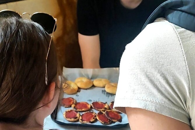 Rome Colosseum: Pizza & Aperitivo Food Tour at Sunset - Taking in Local Atmosphere