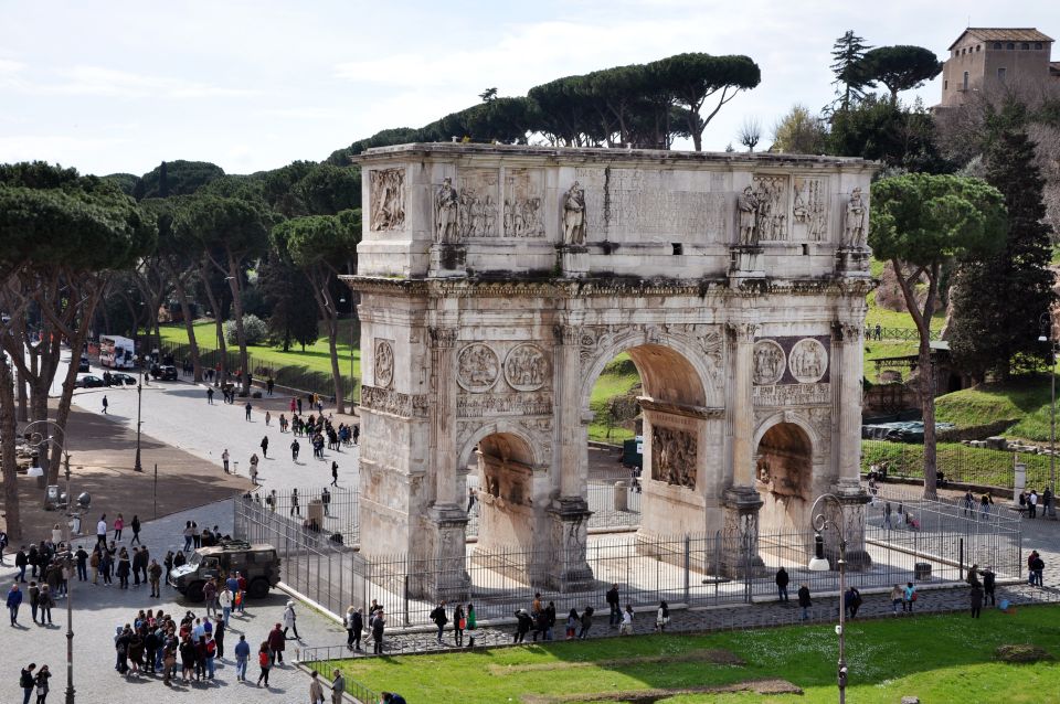 Rome: Colosseum, Roman Forum & Palatine Hill Priority Tour - Key Points