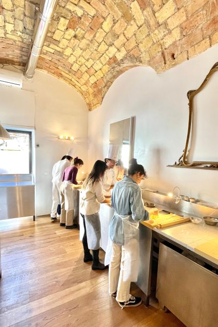 Rome: Five Shapes of Pasta Cooking Class in Ancient Tavern - Key Points