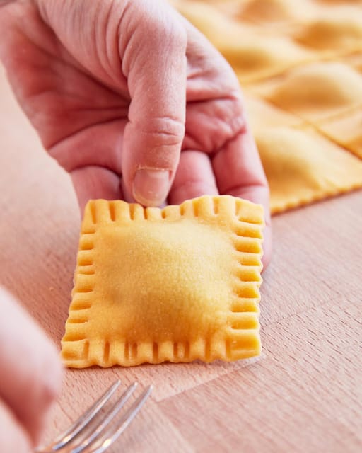 Rome: Fresh Pasta & Tiramisu Class With Wine and Bruschette - Class Overview and Pricing