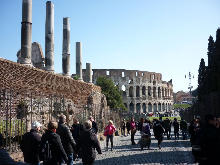 Rome: Full Day Tour Colosseum and Vatican Museums With Lunch - Exploring the Colosseum