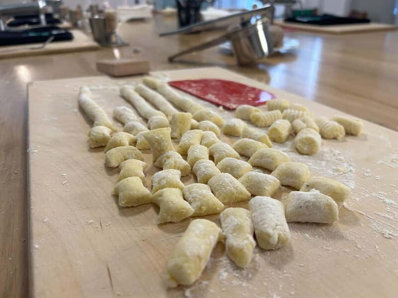 Rome: Gnocchi and Tiramisu Cooking Class with Unlimited Wine - Who Should Sign Up?