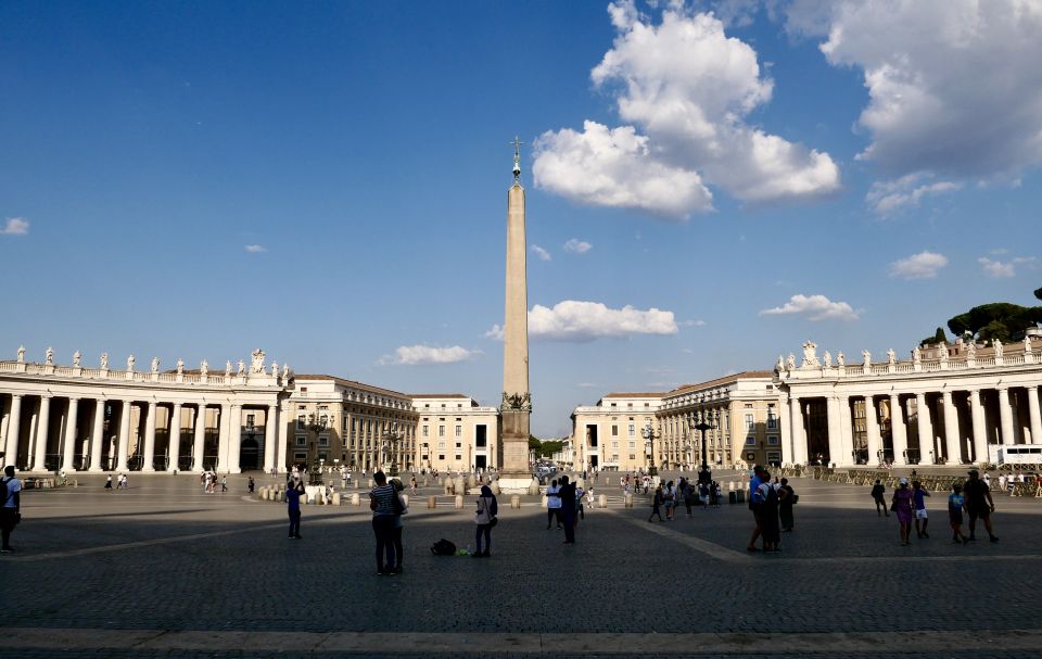 Rome: Guided Tour of St. Peters Basilica, Grottoes & Square - Guided Tour Experience