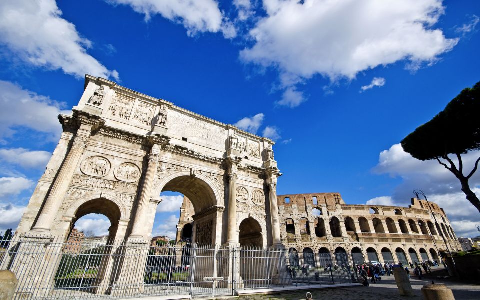 Rome: Hop on Hop Off Bus & Colosseum Guided Tour - Colosseum Guided Tour