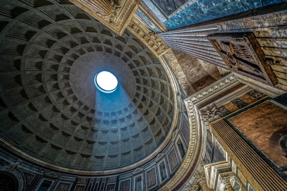 Rome: Pantheon and Navona Square Walking Tour - Unique Features of the Pantheon
