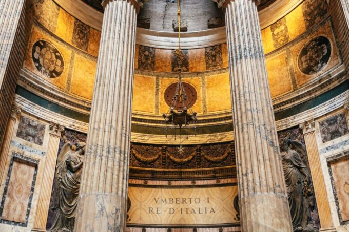 Rome: Pantheon Fast-Track Ticket and Official Audio Guide - Resting Place for Renowned Figures