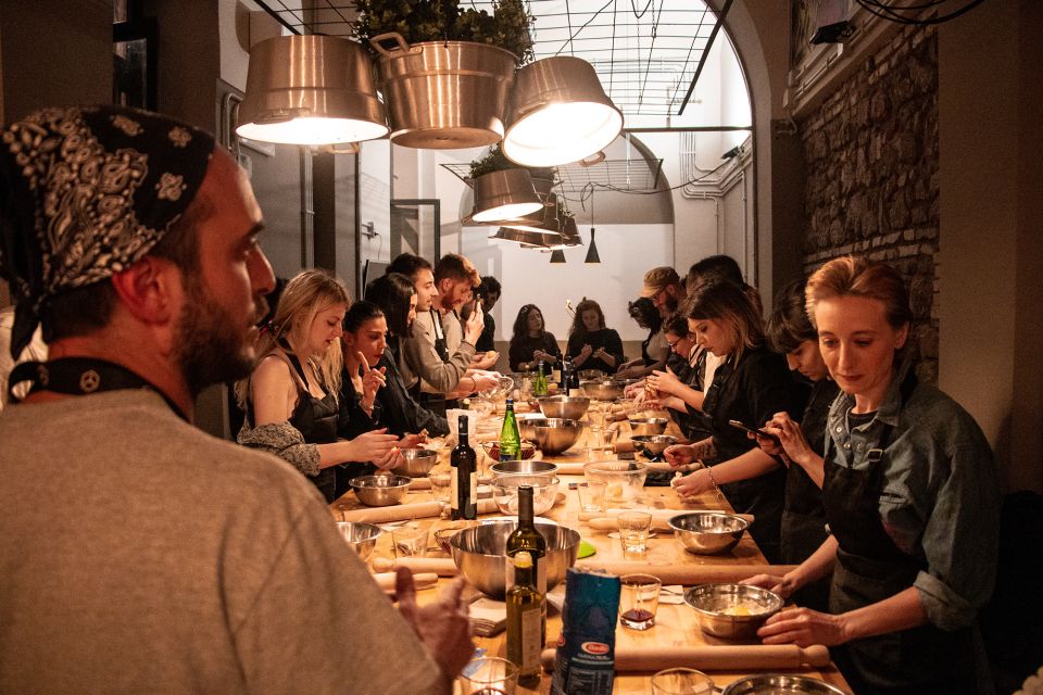 Rome: Pasta Cooking Class With Market Visit - Exploring the Local Market