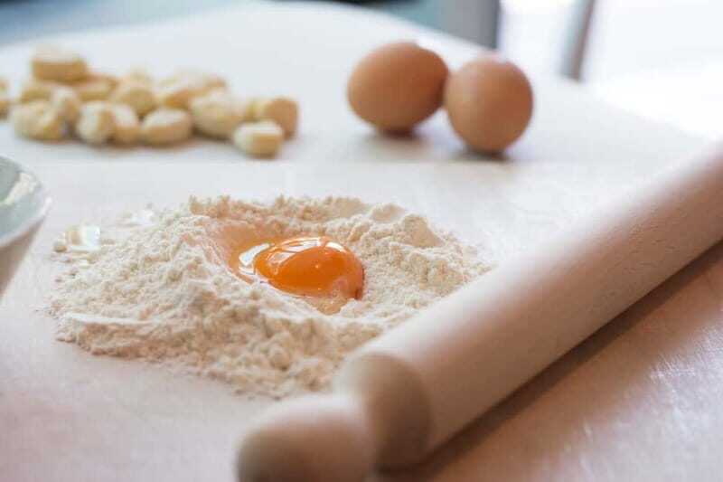 Rome: Pasta, Ravioli, and Tiramisu Cooking Class with Wine - Introduction