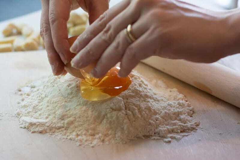 Rome: Pasta, Ravioli, and Tiramisu Cooking Class with Wine - Who Is This Experience Best For?