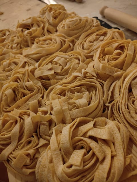 Rome: Pasta & Tiramisu Cooking Class Near the Spanish Steps - Participant Information
