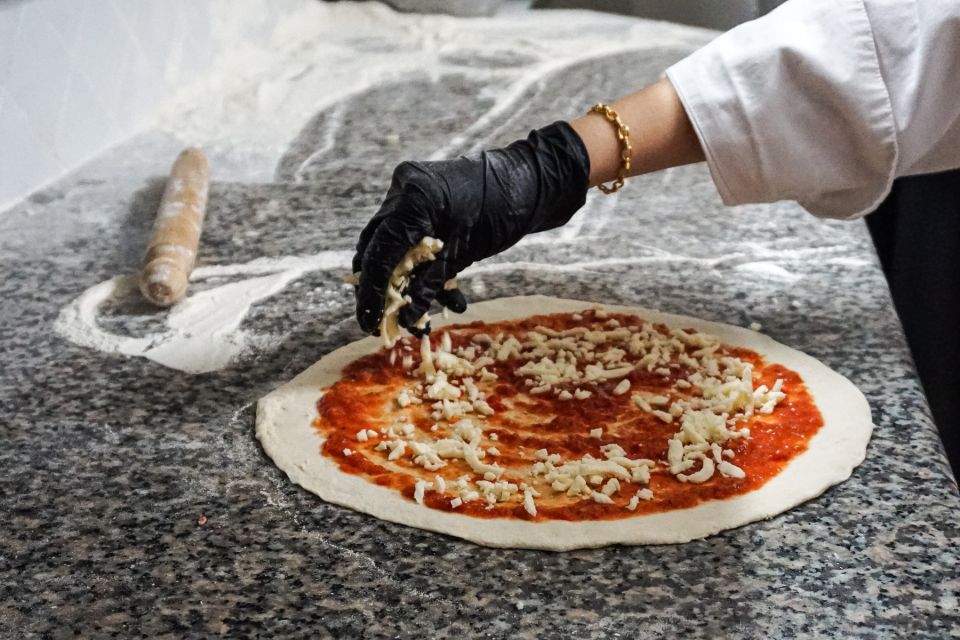 Rome: Pizza and Tiramisu Cooking Class in Piazza Navona - About the Instructor