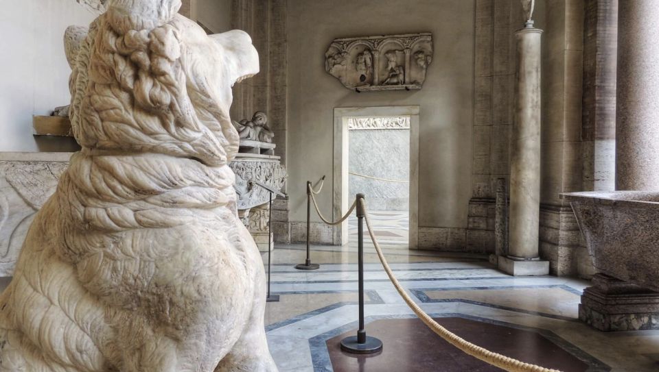 Rome: Private Early Morning Vatican & Sistine Chapel Tour - Visiting the Sistine Chapel