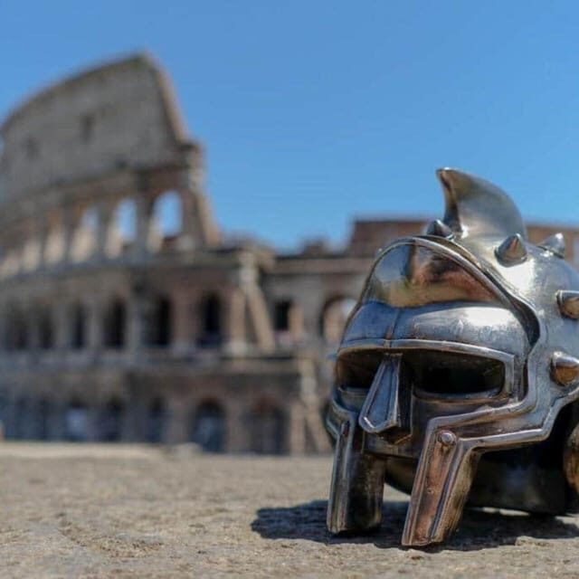 Rome: Private Golf Cart Twilight Tour Rome with Aperitivo - Stop 3: the Colosseum