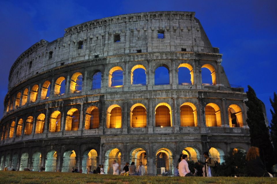 Rome: Private Night Walking Tour - Exploring the Colosseum