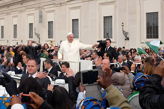 Rome: Reserved Pope Audience Experience with Tour guide - The Experience of a Papal Audience