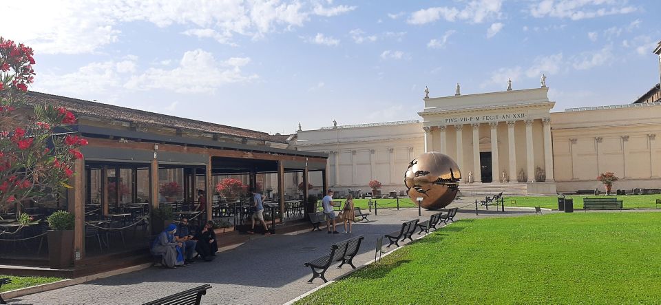 Rome: Sistine Chapel Evening Tour With Skip-The-Line Access - Getting to the Vatican Museums