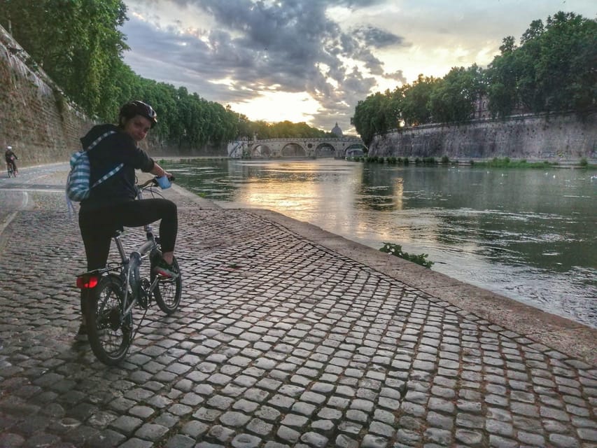 Rome: Tiber River E-Bike Tour With Ice Cream or Grattachecca - Safety and Requirements