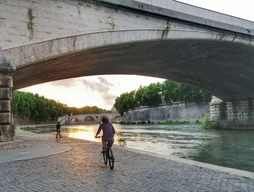Rome: Tiber River E-Bike Tour With Ice Cream or Grattachecca - Discovering Historical Landmarks