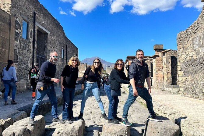 Rome to Pompeii Guided Tour With Wine & Lunch by High Speed Train - Itinerary Details