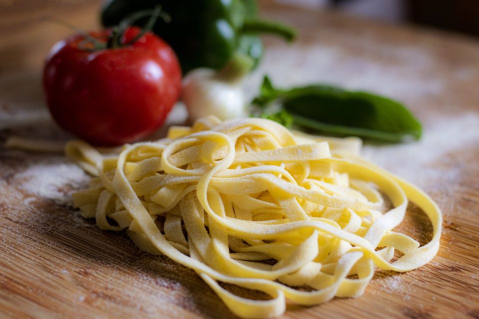 Rome: Traditional Pasta Cooking Class With Tiramisu and Wine - Experience Highlights