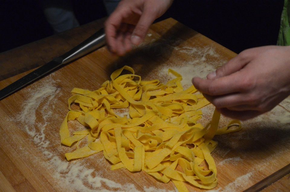 Rome: Traditional Pasta Cooking Class With Tiramisu and Wine - Class Details