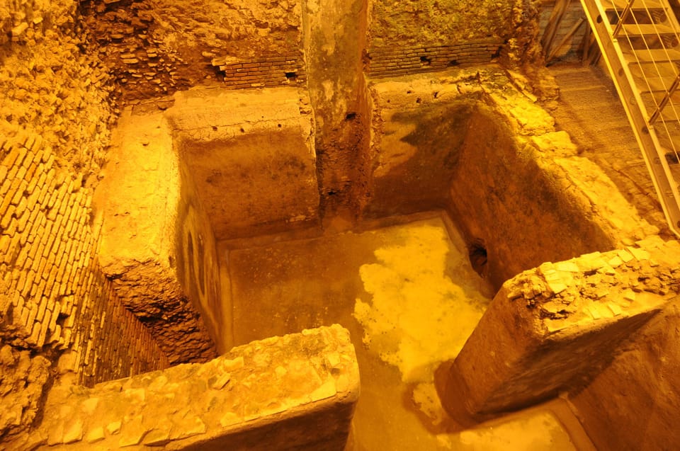 Rome: Trevi Fountain District Underground Tour and Ice Cream - Ask Away