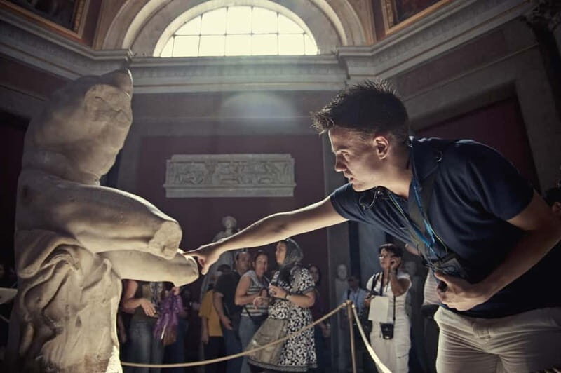 Rome: Vatican, Sistine & St. Peter's Fast Track Private Tour - The Experience in Practice