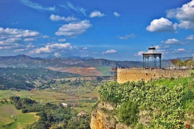 Ronda Historical Walking Tour With Bullring Entrance - Duquesa De Parcent Square