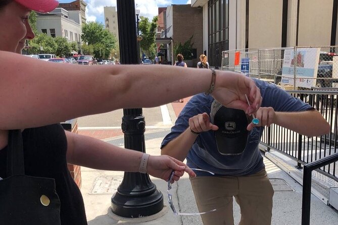 Roseville City Scavenger Hunt Excursion by Crazy Dash - Accessibility and Participation