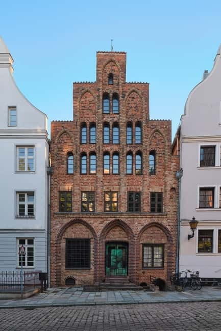 Rostock: 2-hour Best Intro Walking Tour with a Local - Comparing to Other Experiences