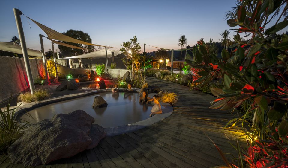 Rotorua: Hells Gate Geothermal Walk, Mud Bath & Sulphur Spa - What to Bring