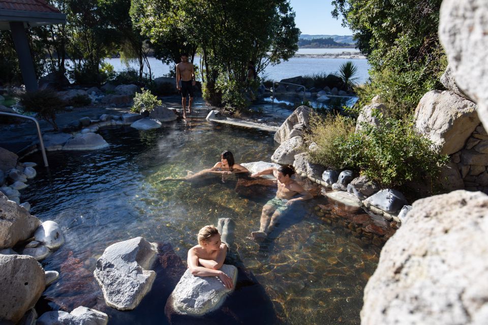 Rotorua Lake: Deluxe Lake Spa Geothermal Hot Spring Bathing - Geothermal Mineral Pools