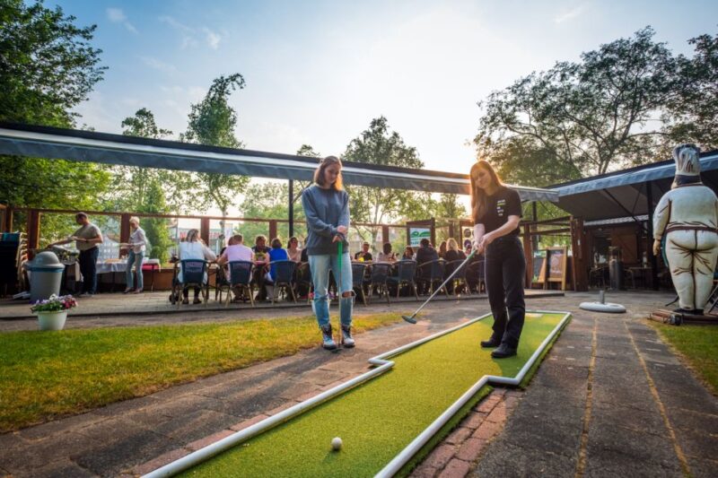 Rotterdam: 18-Hole Mini-Golf Game - Amenities