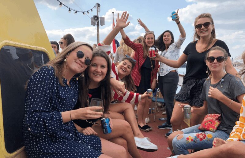 Rotterdam: Pub Cruise with Drinks and Bites - Drinks, Snacks, and Atmosphere