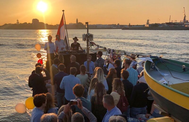 Rotterdam: Pub Cruise with Drinks and Bites - The Sum Up