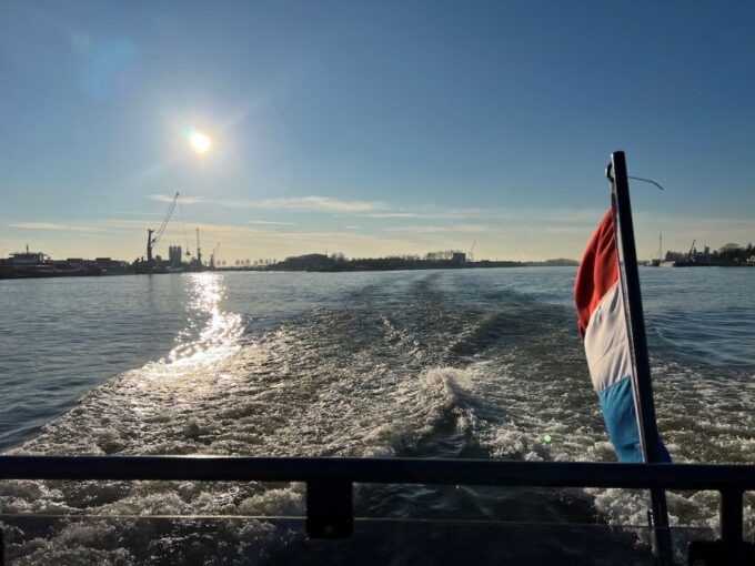 Rotterdam: Waterbus Ticket to Dordrecht And/Or Kinderdijk - Tips for First-Time Travelers