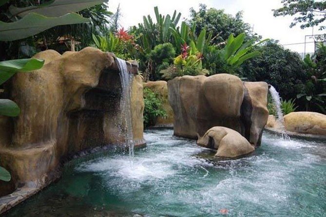 Round Trip From Liberia Airport To Arenal- La Fortuna San Carlos - Vehicle Amenities and Inclusions