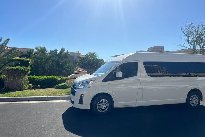 Round Trip from SJD Airport to Cabo San Lucas Hotels - First Impressions: What Makes This Transfer Service Stand Out