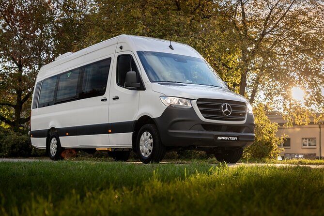 Round Trip Private Transfer from Cancun Airport up 14 people - Introduction