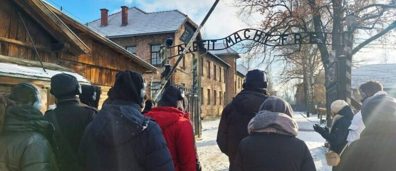RoundTrip from Krakow to Auschwitz + Entrance Tickets - The Experience: What Visitors Are Saying